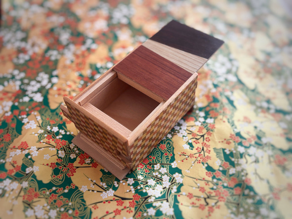 New2Play Japanese Handmade Puzzle Box - 4 Sun 27 Steps - Random Woodgrain