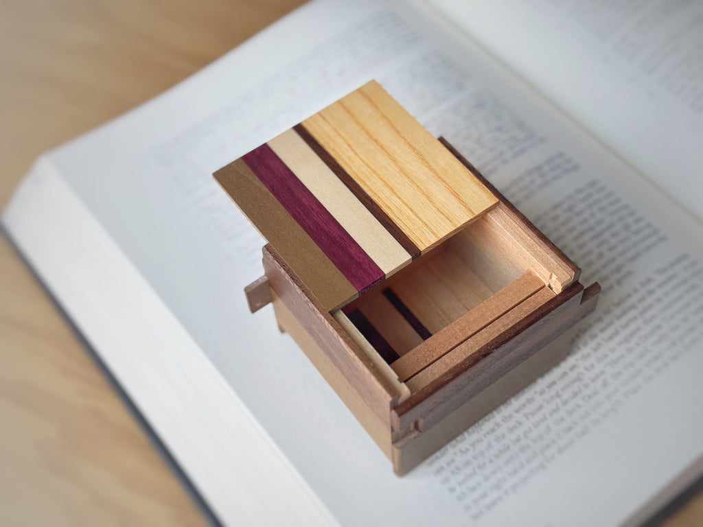 New2Play Japanese Handmade Puzzle Box - Square 14 Steps - Natural Wood