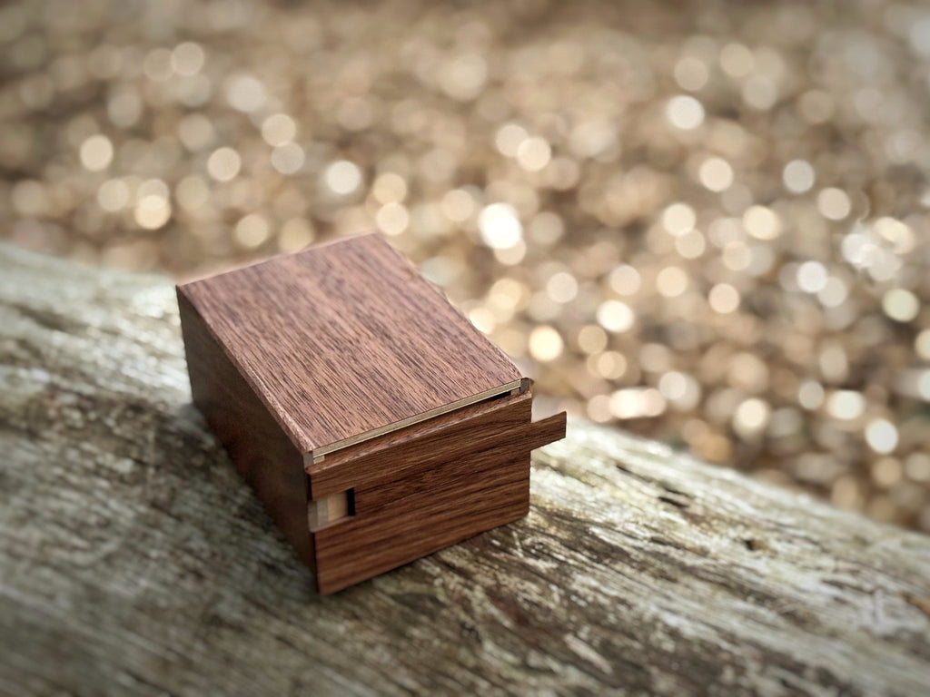 New2PlayNZ Puzzle Box Japanese Handmade Puzzle Box 4 Sun 14 Steps Natural/Walnut Wood