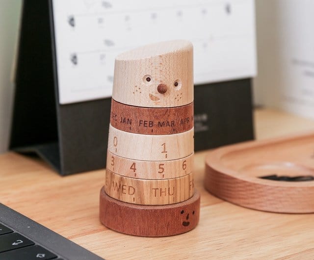 Woodful Life Amusement Rotating Calendar Wooden Man